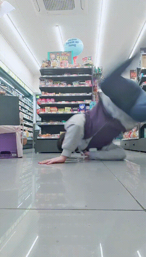 편의점 사장님이 야간마다 CCTV돌리는 이유.gif | 인스티즈