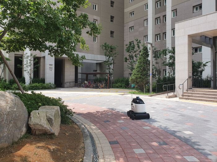 배민에서 시범 운영중이라는 배달 로봇.jpg | 인스티즈