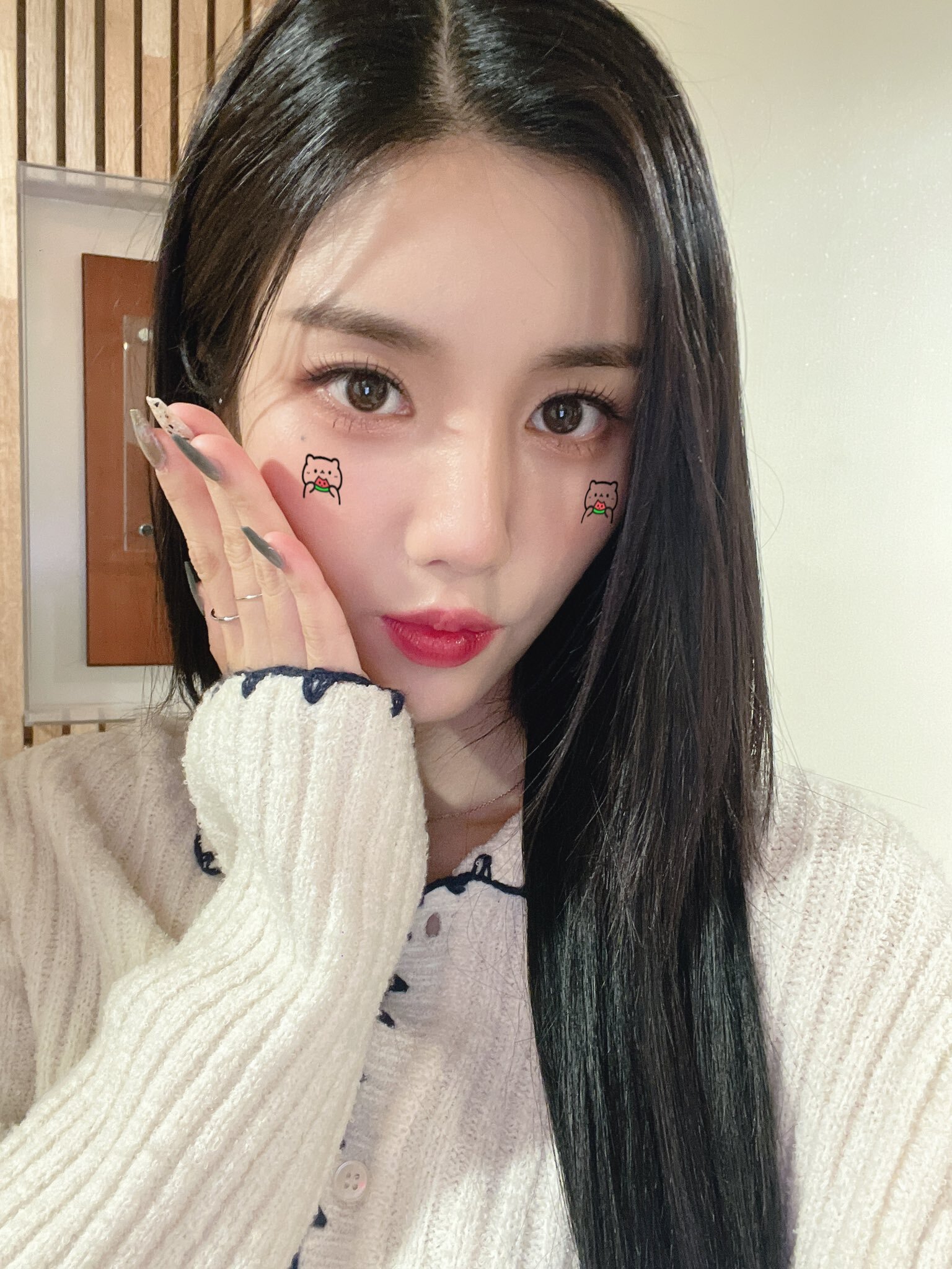 (스압)더 예뻐진 최근 권은비.jpgif | 인스티즈