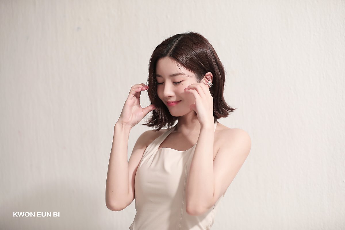 (스압)더 예뻐진 최근 권은비.jpgif | 인스티즈