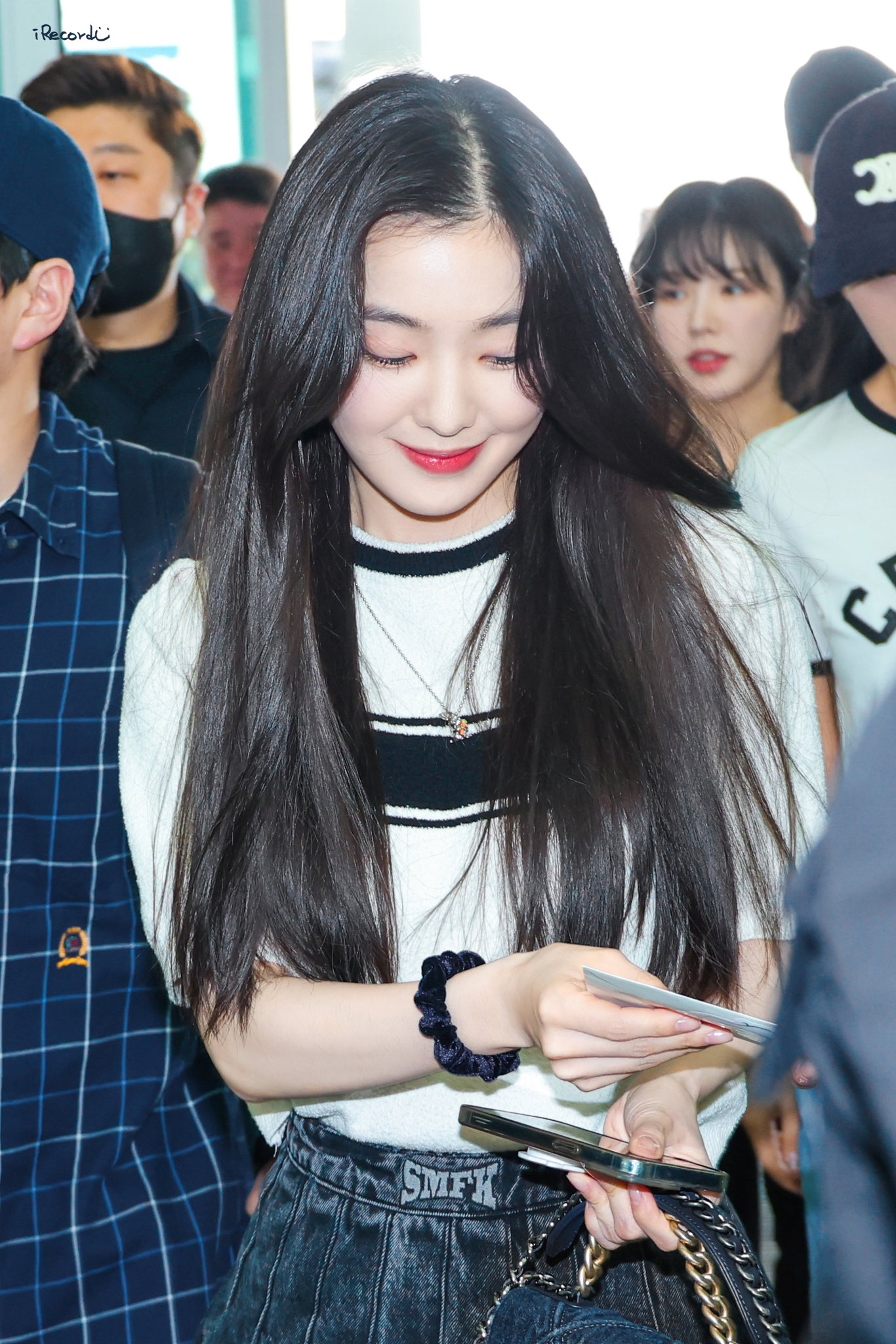 최근 공항 출국하는 아이린.jpgif | 인스티즈