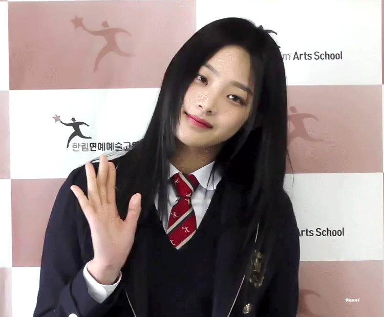 졸업한 뉴진스 민지.gif | 인스티즈