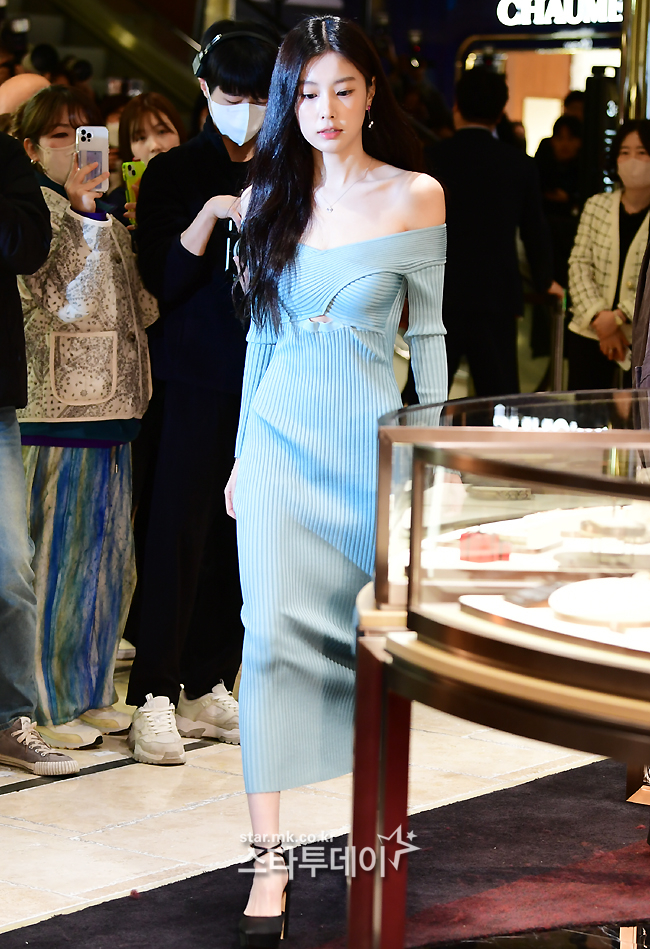 성숙한 캐릭터도 잘 소화할듯한 오늘자 강혜원 폼 | 인스티즈