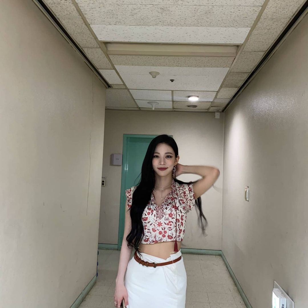 (스압)얼굴도 몸매도 이쁜 프로미스나인 이채영.jpgif | 인스티즈