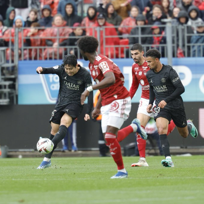 대강인 어시 개지리는 장면 | 인스티즈