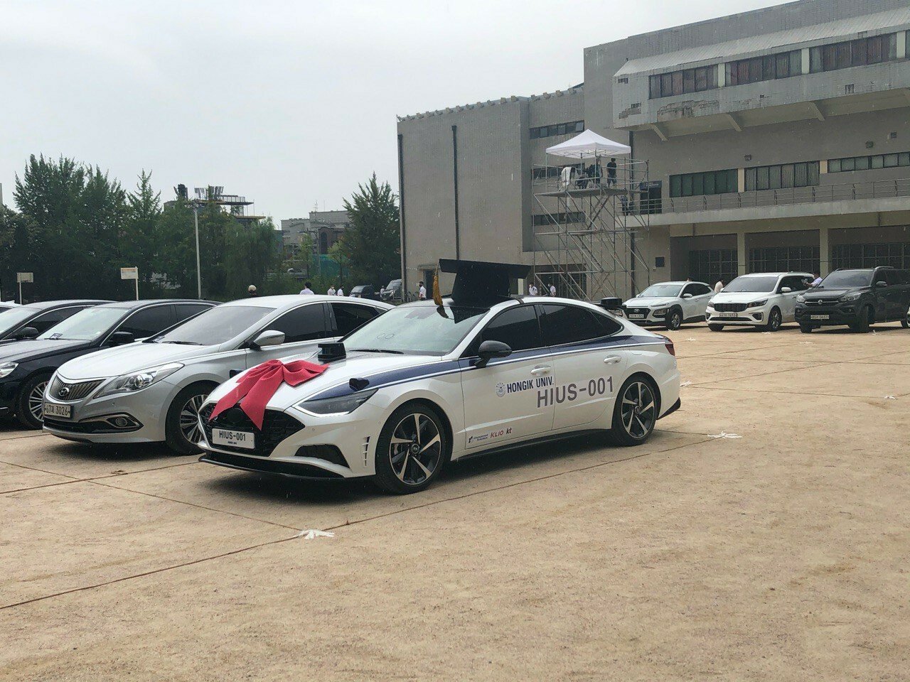 홍익대 졸업식 상황.JPG | 인스티즈