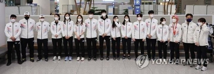 혼자 메달 목에걸고 입국하는 곽윤기 | 인스티즈