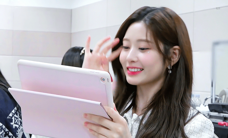보스 아이즈원 민주.gif (스압,움짤 多) | 인스티즈