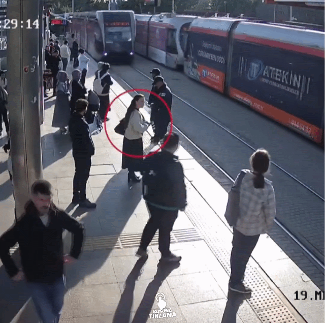 어제 튀르키예에서 대형사고 날 뻔함 .gif | 인스티즈