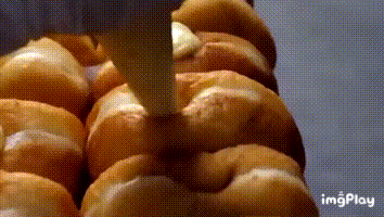 은근 많이 먹으면 느끼한 빵.gif | 인스티즈