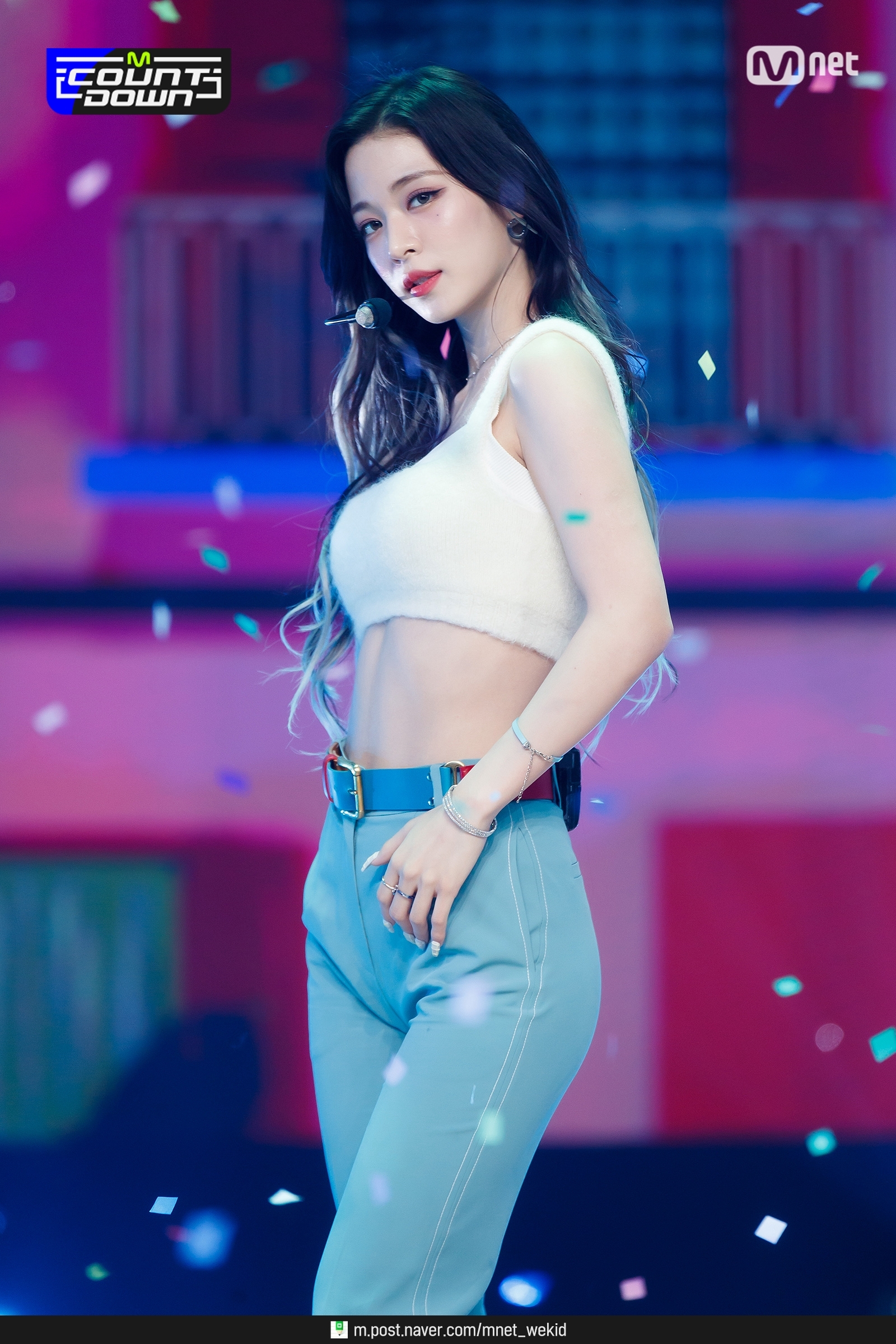 (스압)얼굴도 몸매도 예쁜 프로미스나인 이채영.jpgif | 인스티즈