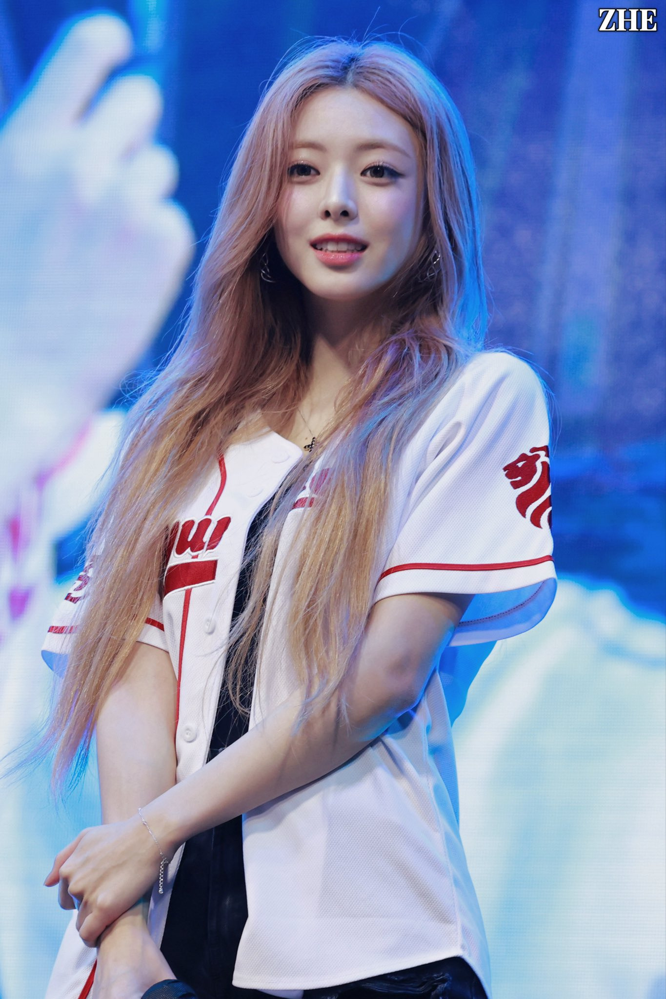 (스압)여자여자한 ITZY 유나.jpgif | 인스티즈