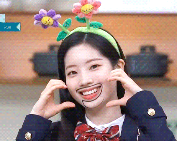 태연 대타로 놀토 나왓는데 내기져서 분장한 다현.gif | 인스티즈