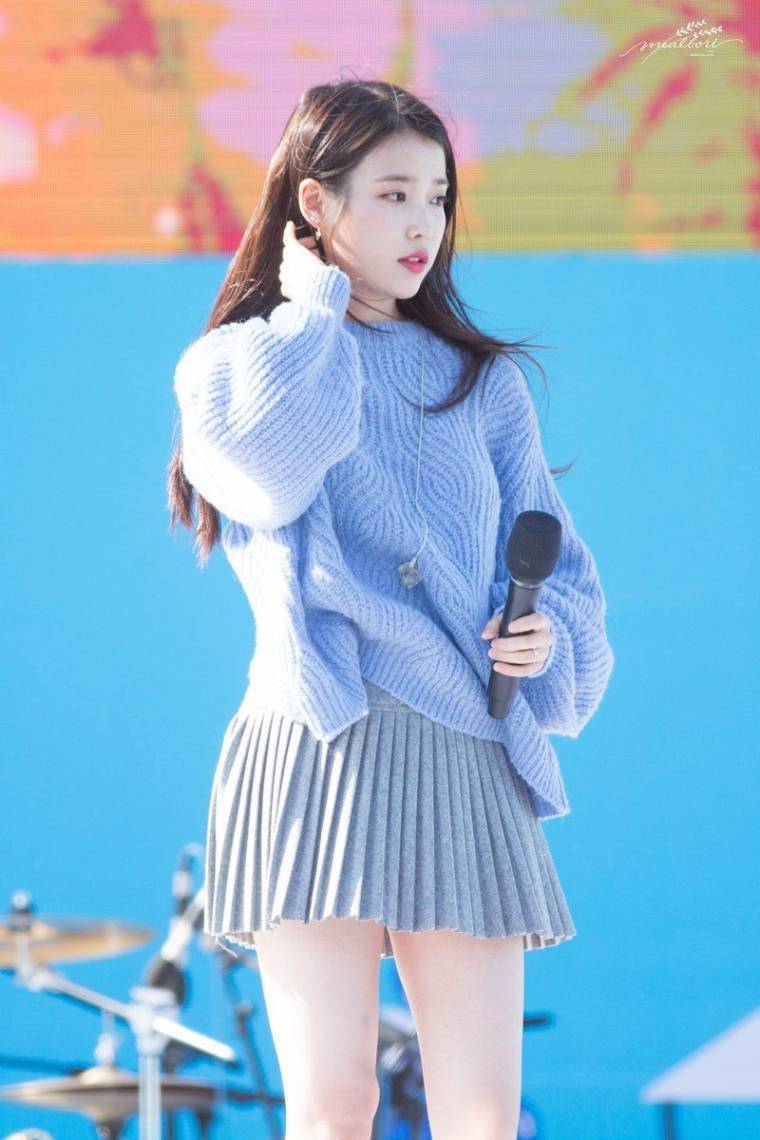 아이유 라고 쓰고 섹시 라고 읽는다 섹시가수 아이유.jpgif | 인스티즈
