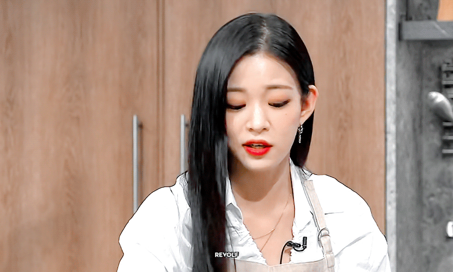(스압)얼굴도 몸매도 이쁜 프로미스나인 이채영.jpgif | 인스티즈