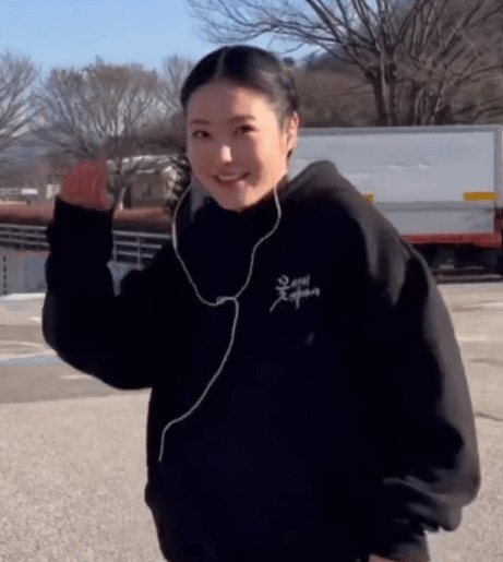 '뉴진스 하입보이요' 밈이 대체 뭔지 이해가 안됐던 여배우 | 인스티즈