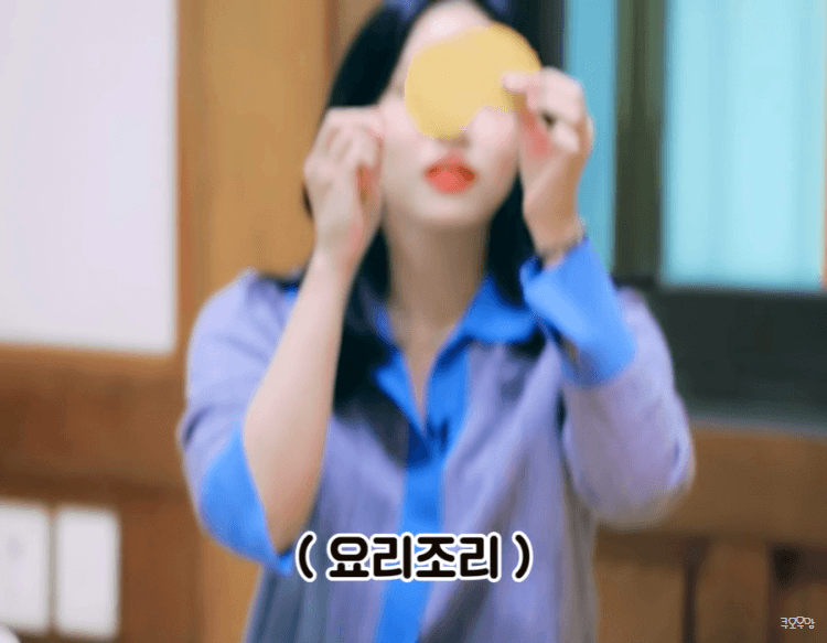 달고나 핥는 지효와 긁는 트와이스 | 인스티즈