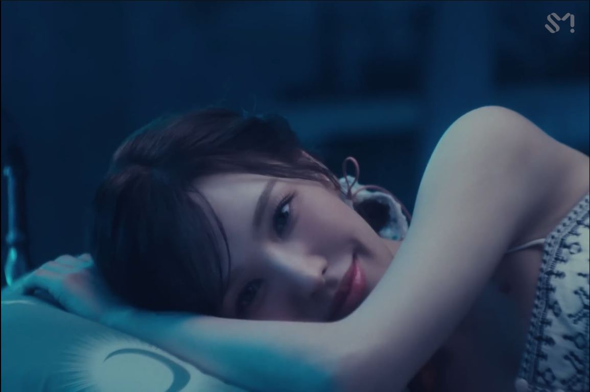 은근히 미감이 좋은 레드벨벳 Cosmic 뮤비 | 인스티즈