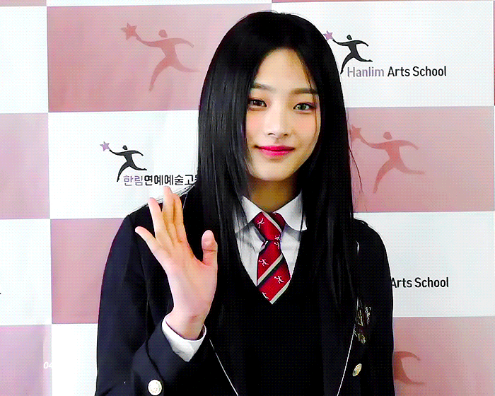 졸업한 뉴진스 민지.gif | 인스티즈