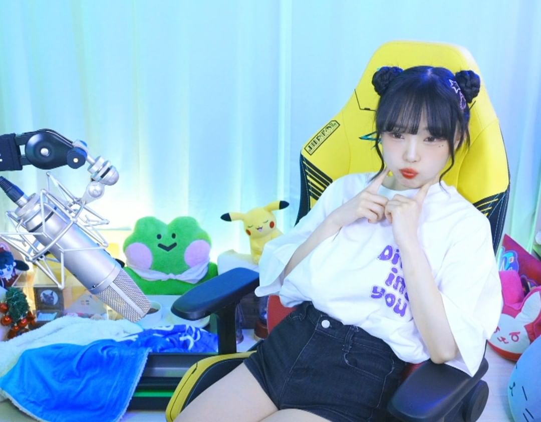 요즘 고양이 수염 없는 모습을 자주 보이는 서새봄 | 인스티즈