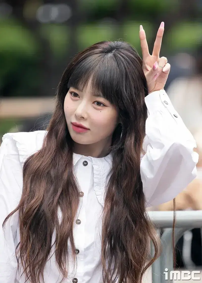 화장 연하게 한 현아 | 인스티즈