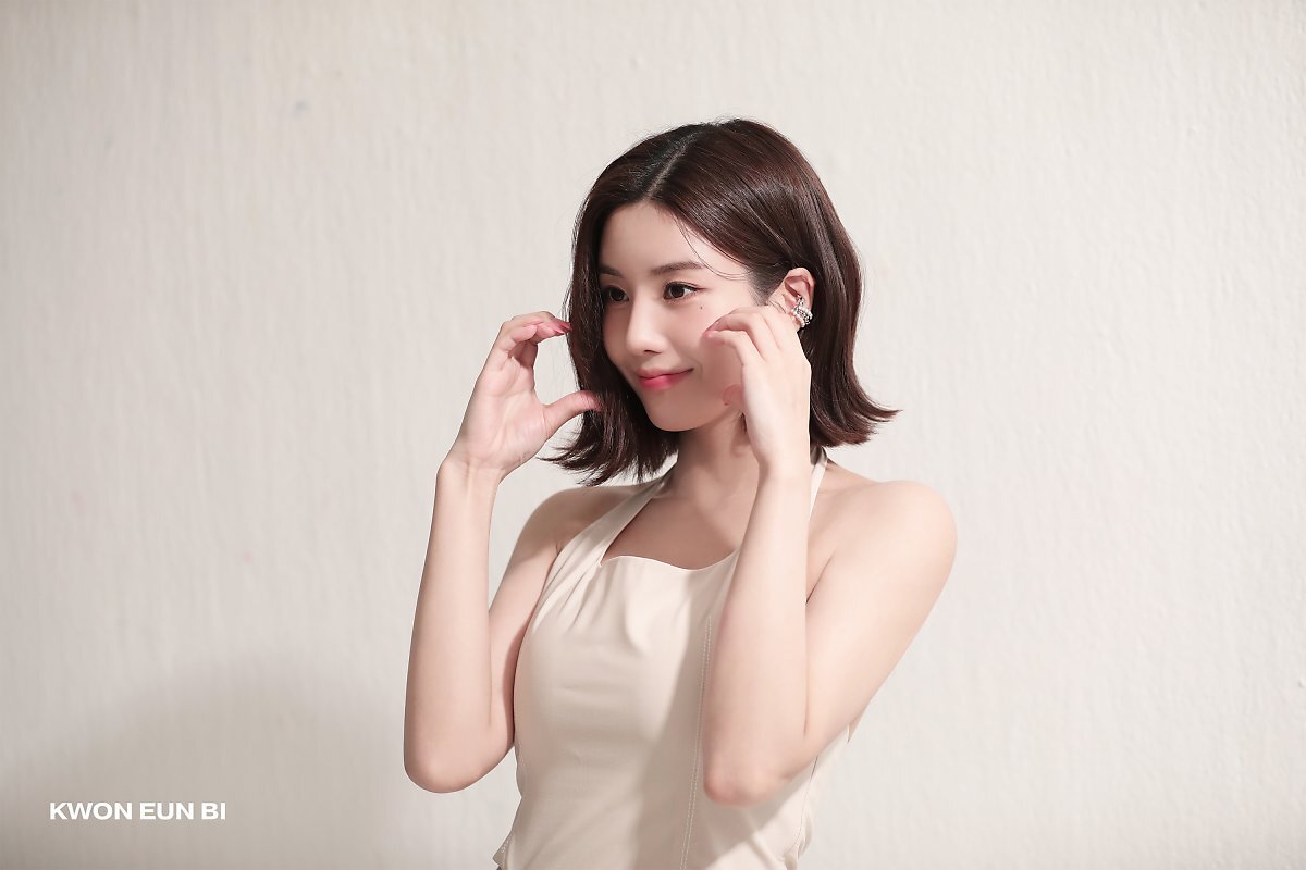 (스압)더 예뻐진 최근 권은비.jpgif | 인스티즈