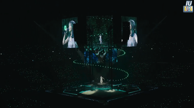 한번쯤 가볼만한 아이유 콘서트.gif | 인스티즈