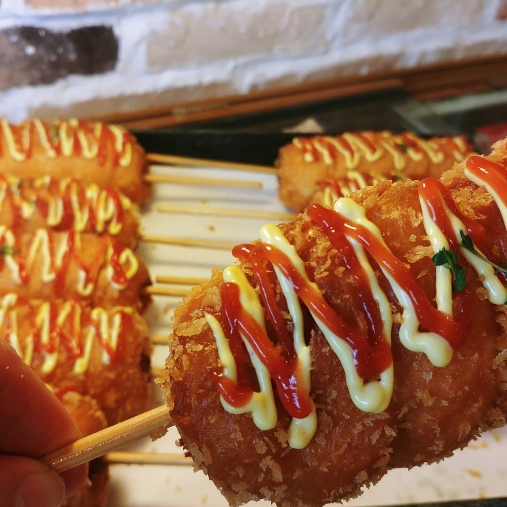 핫도그 먹을 때 필수다 vs 그 정도는 아니다 | 인스티즈