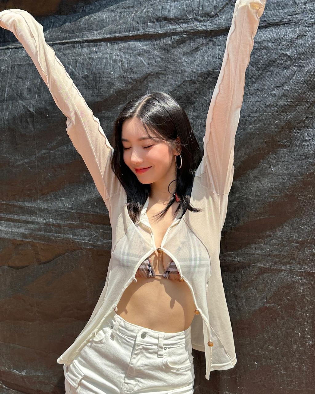 워터밤 축제 하나로 걸그룹 1황으로 급부상한 권은비 사진 + 인스타그램 업데이트 | 인스티즈