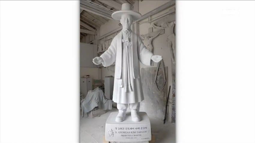 카톨릭교회 역사상 최초 성 베드로 성전에 설치된 아시아 성인의 성상 | 인스티즈
