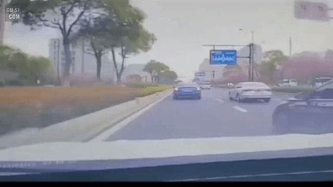 칼치기 하려다 전복사고 | 인스티즈