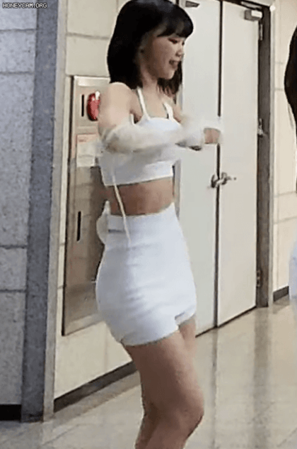 몸매 은근 섹시한 르세라핌 김채원.gif | 인스티즈