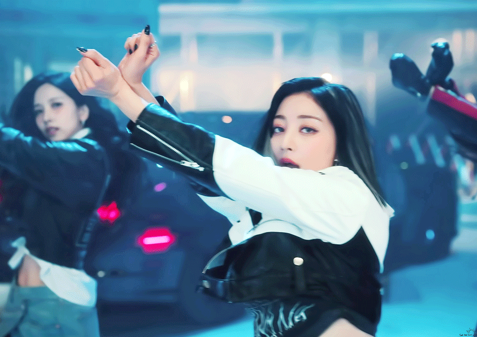 개차가워 보이는 다현으로 시작하는 트와이스 뮤비티저2.gif | 인스티즈