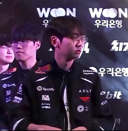 매혹 스킬 쓰는 T1 도란 | 인스티즈