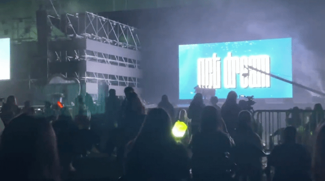 이 시국에 아이돌 콘서트만 못하고 있는 이유 gif | 인스티즈