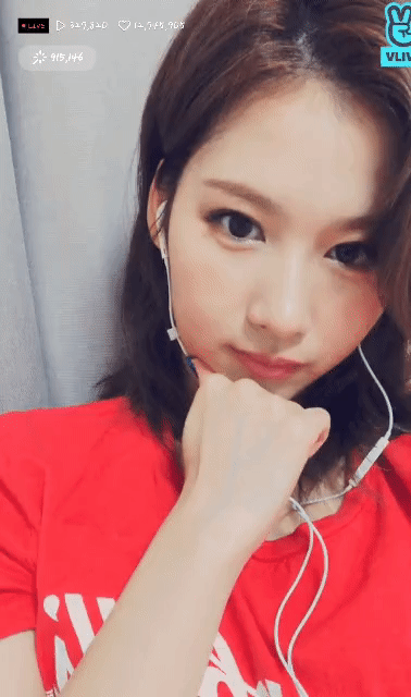 표정이 안좋은 사나 | 인스티즈