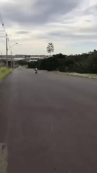 간지나는 기술을 선보이는 바이크 라이더 | 인스티즈