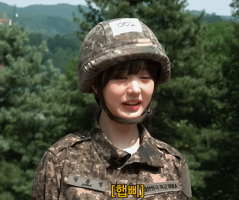 국군의날 기념 다시 보는 군복 입은 장원영.gif | 인스티즈