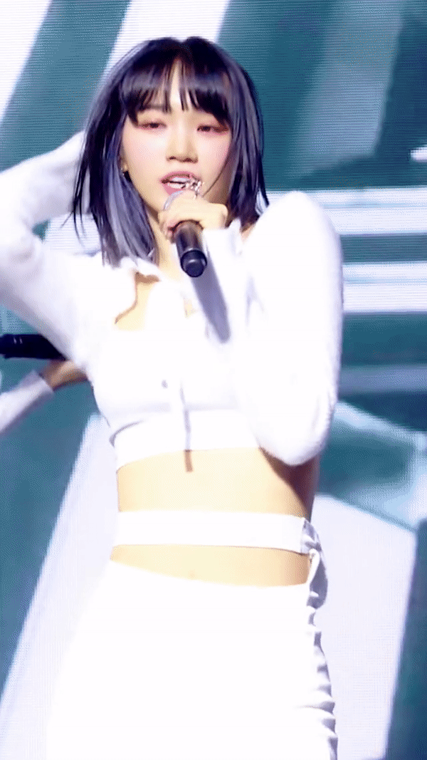몸매 은근 섹시한 르세라핌 김채원.gif | 인스티즈