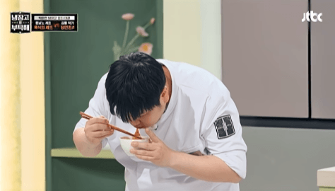 김풍과 대결을한 윤남노쉐프의 표정 | 인스티즈