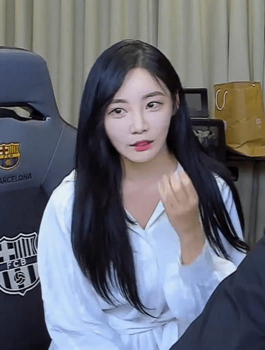 은근히 이쁜 곽민선 아나운서 | 인스티즈