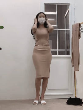 은은한 베이지 원피스 .gif | 인스티즈