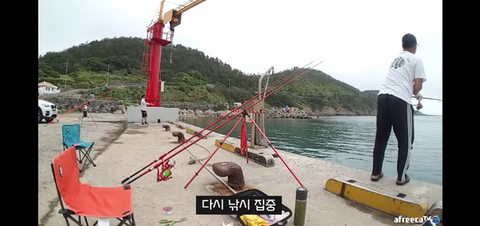 낚시하다 아이가 물에 빠졌단 소리를 들은 인터넷 방송인.JPG | 인스티즈