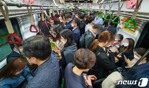 서울 지하철 처음 본 사람들이 놀라는 것.jpg | 인스티즈