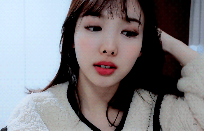 트와이스 나연의 마니또 브이로그(feat. 쿠크+방에 있는 물건 소개) | 인스티즈