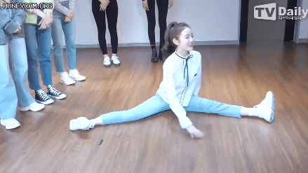 다리 찢는 스테이씨 박시은 .gif | 인스티즈