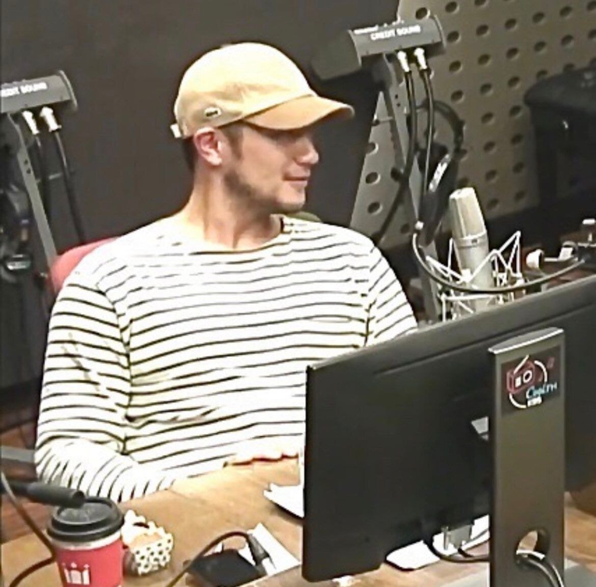 탈 동양인 수염간지 두 명 | 인스티즈