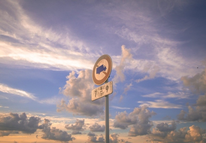 애니메이션 배경풍 사진 찍는 일본 여고생들 | 인스티즈