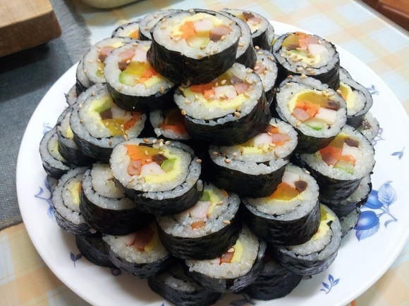 소풍갈 때 김밥 VS 유부초밥 | 인스티즈