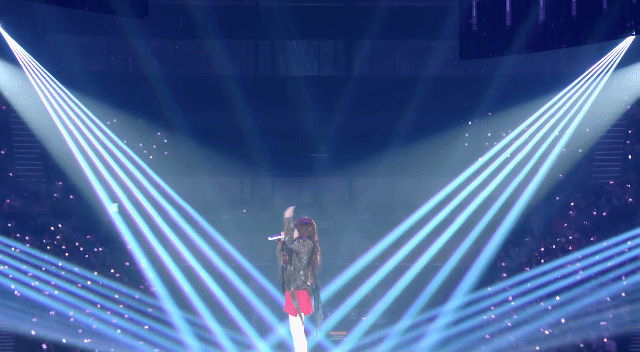 콘서트를 다녀온 사람이라면 인생곡으로 꼽는다는 역대급 반응이나온 아이유-shopper 콘서트 라이브 클립 | 인스티즈